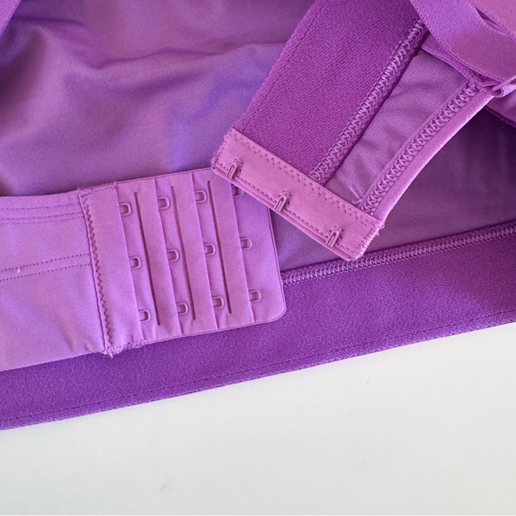 SAVAGE x FENTY • Hotline Medium Impact Sports Bra in Purple Mist - Picture 9 of 13